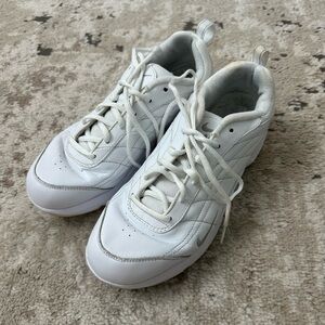 Nike Walk Women’s Size 9 White Airliner Sneaker 315708-101 2009